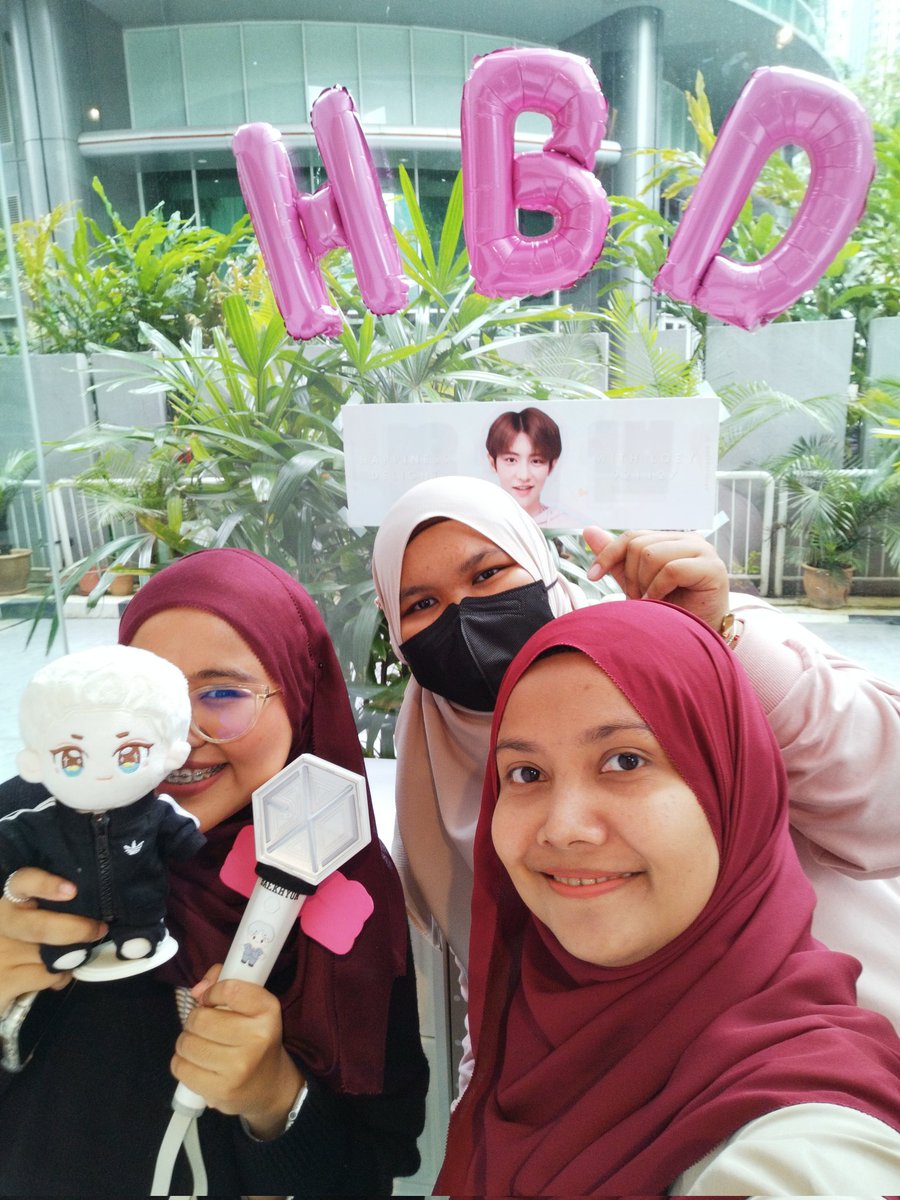 Chandyo4's tweet photo. #StayWithLoey #HappyLoeyDay #HappyChanyeolDay #SweetCherryBossDay 
#체리대장_찬열_HBD
#HappyChanyeolDay
Add 1 more memories day's. Tq girls😍😍🤗 https://t.co/PruW5OidW3