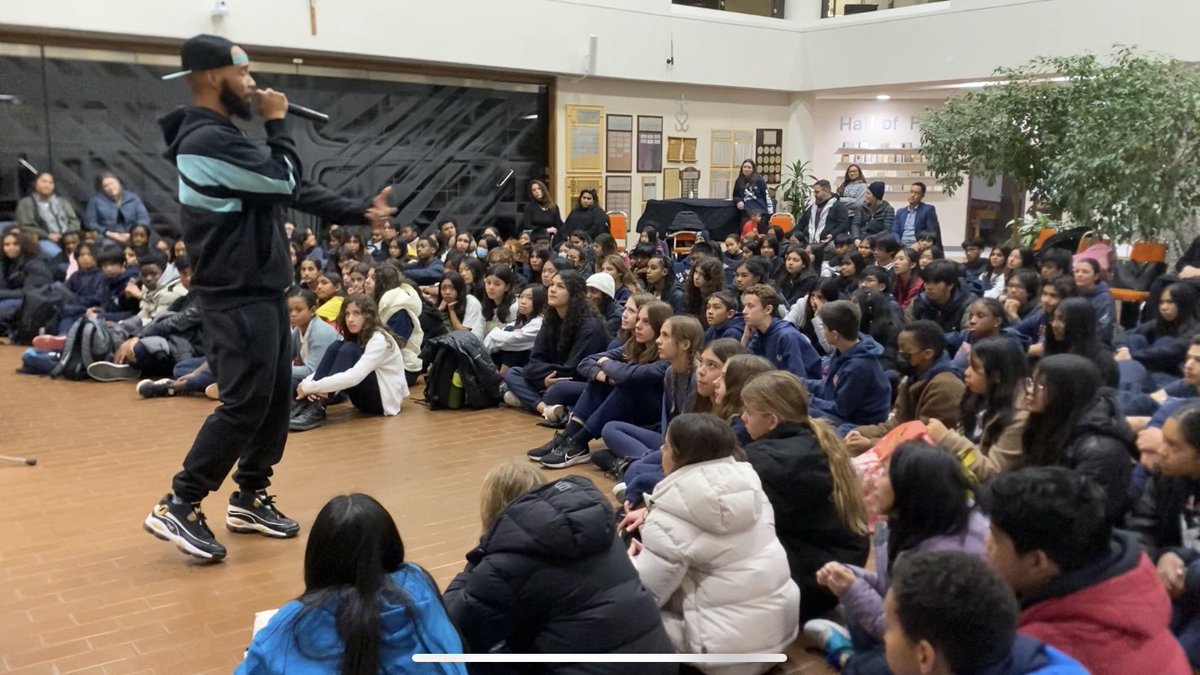 MikeCLeadership's tweet photo. Amazing energy at this week’s elementary @CSLIT_TCDSB monthly meeting (my first of the year)! Guest speaker Matthew Testament Jones dropping knowledge about the topic: Leadership &amp; Faith. @TCDSB #CatholicStudentLeadership https://t.co/esPFI4Gqci