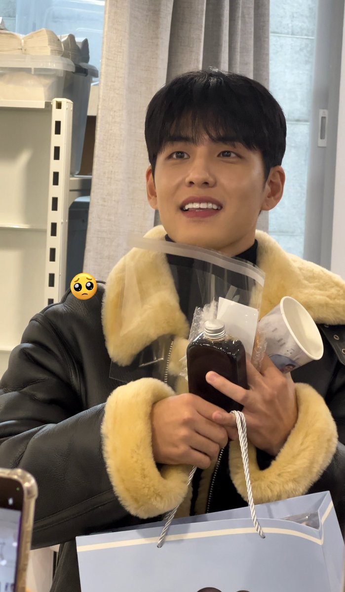 _in_a_movie's tweet photo. ㅜㅜㅜ https://t.co/Cw5YvIPDjv