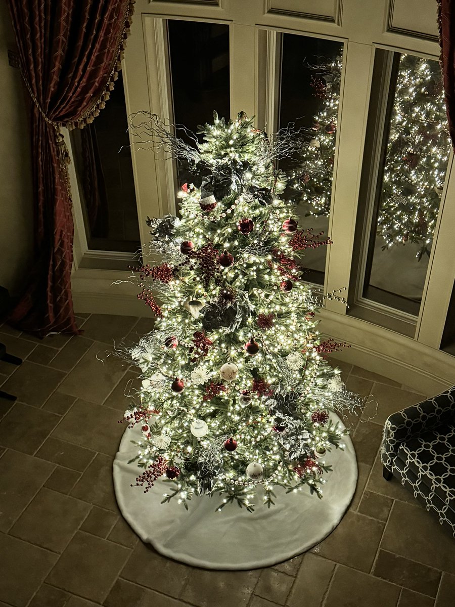 Bonesmugglr's tweet photo. @SiriusXMHoliday https://t.co/JVM5dEztB3