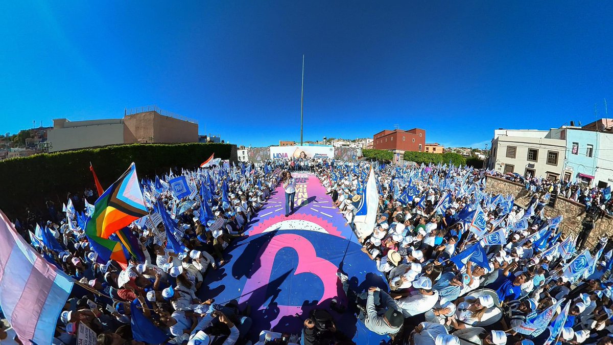 ANavarroMX's tweet photo. #GuANajuato 💙 sabe lo que es #UnNuevoComienzo bien #aLibianado 🫶. ¡Ámonos recio! 👊 @LibiaDennise https://t.co/CZ6I6bKsoG