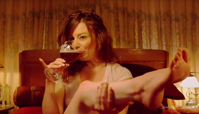 A Sunday selection for you tonight: Sip on some beer or suck on my toes? Stop by and tell me your choice<a href="/tag/northernlights"class="tags"><span>#northernlights</span></a><a href="/tag/auroraborealis"class="tags"><span>#auroraborealis</span></a>