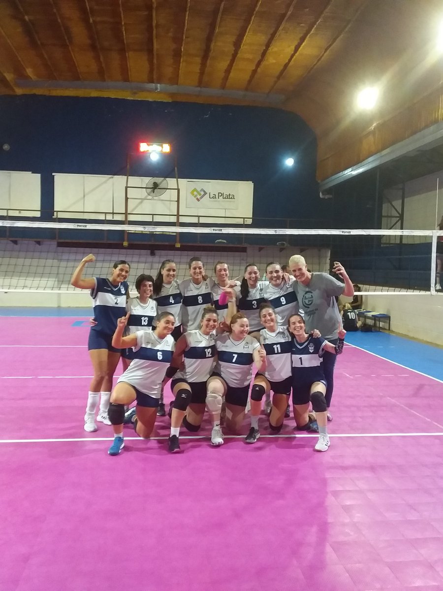 AzulGimnasia's tweet photo. GIMNASIA VÓLEY 🏐
¡LOBAS REGIONALES CAMPEONAS!
El elenco dirigido por Marcela Re, se alzó con el título de la Liga de Vóley Platense, tras vencer 3-0 en la segunda final a Olimpia de Los Hornos. Premio al trabajo y esfuerzo del plantel.
#CGE #GELP #VÓLEY #LIVOP https://t.co/SQrFMjDMLE