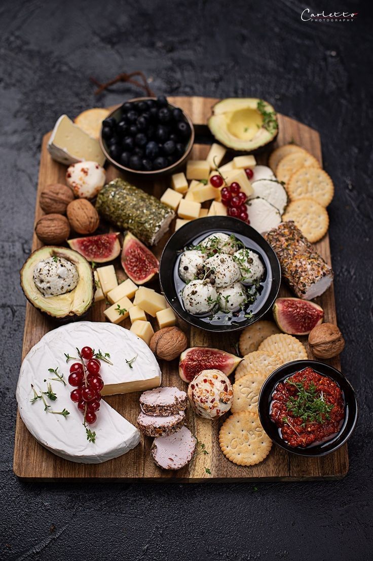 AHHogsmeade's tweet image. ㅤ

𝐇𝐚𝐫𝐮 bergegas dengan cepat ke rumah @rousetum untuk mengirimkan paket makanan yang disertai sepucuk surat, sembari berharap pesan di dalamnya akan membawa kebahagiaan.

✉️: "bahagia terus ya meta. 🥺🤍"
(1/9)

ㅤ