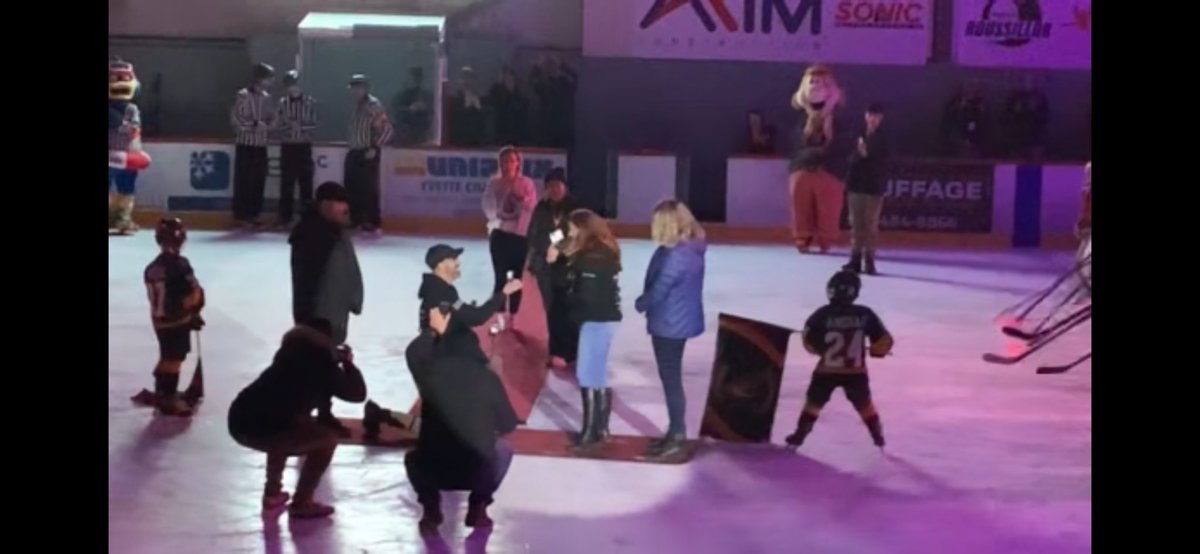 Slyrules's tweet image. Elle a dit oui :)