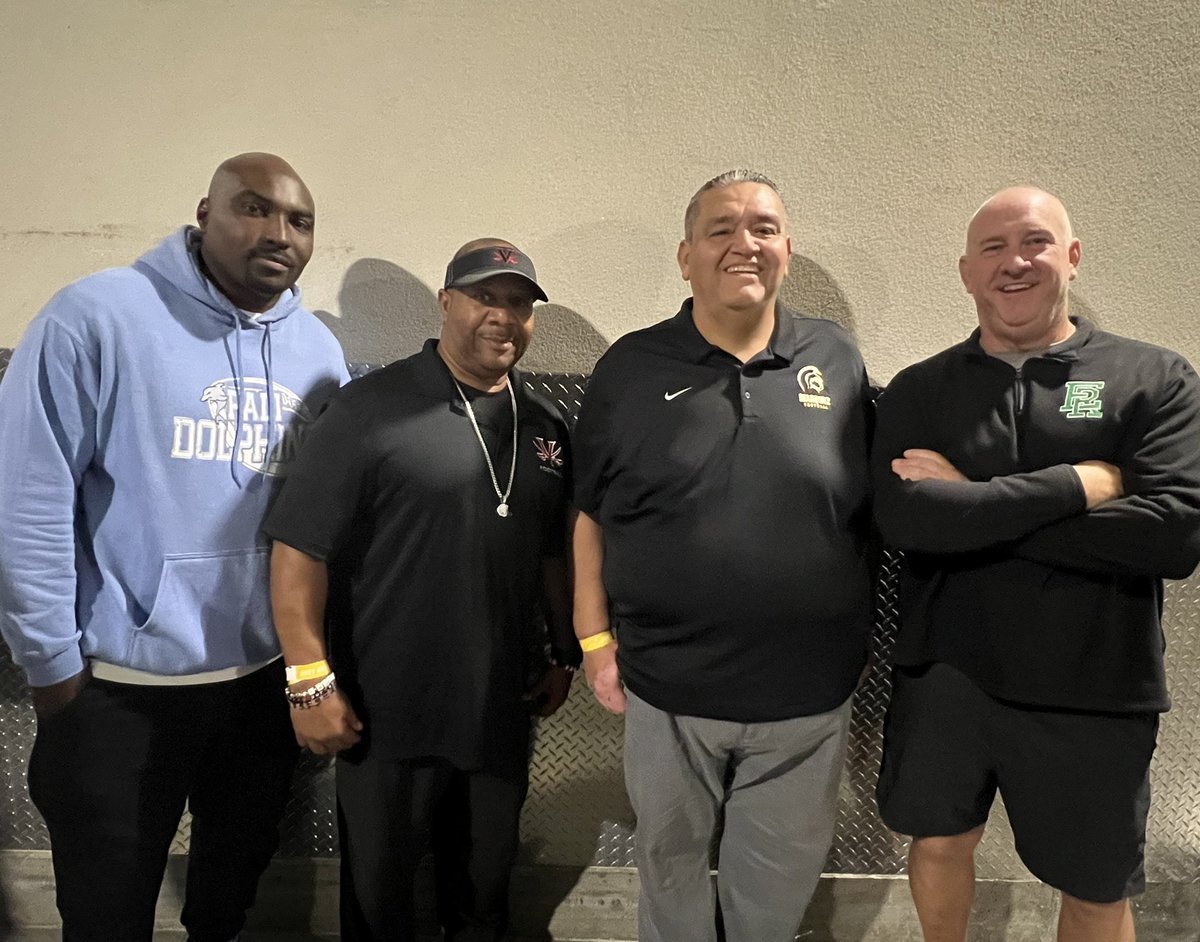 Here are our Coach of the Week winners being recognized by the <a href="/ChargersCR/">Chargers Community</a> at the <a href="/chargers/">Los Angeles Chargers</a> game tonight! 👏

Birmingham’s Jim Rose
Eagle Rock’s Andy Moran
Legacy’s Steve Medina
Marquez’ Rudy Fortiz
Palisades’ Dylen Smith
Verdugo Hills’ Sean Jackson 

Congratulations gentlemen!