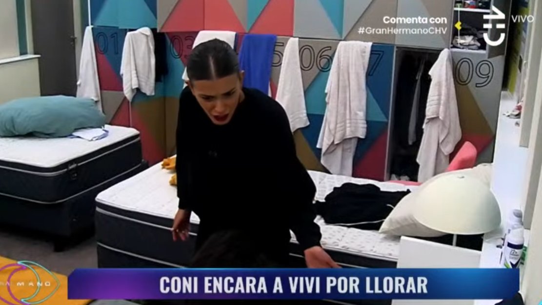 PatataEmeritus's tweet photo. Es que, en serio, si una mina tan tóxica como la Coni gana el reality, hablaría tan mal de nosotros como sociedad. #GranHermanoCHV https://t.co/hhWRDsYZhb
