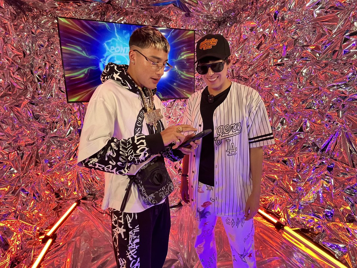 ExaFM's tweet photo. Qué divertida entrevista tuvimos con @elmalibaby 💖🔥 Nos contó sobre su show, su familia y algunos secretillos de sus próximas colaboraciones 🎶🎤
¡Sigue con nosotros en el #FlowFestExa! ✨ https://t.co/BH2Gu4E1MA