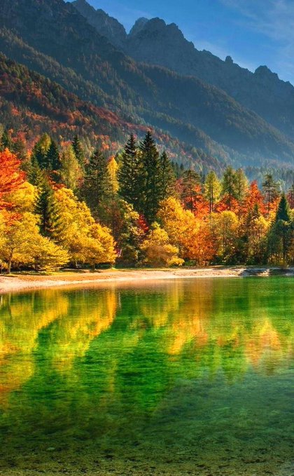 Bonnyyy88's tweet photo. Scenic autumn color spectrum   🌈🍂 https://t.co/CH2YXvjHwP