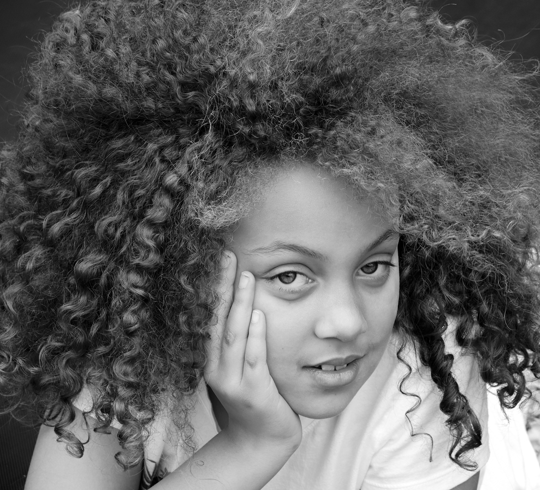 jloro0604's tweet photo. @BraydenCreation A candid shot of a friend's daughter. She's actually sitting on a trampoline. https://t.co/lLTbbwT4cH
