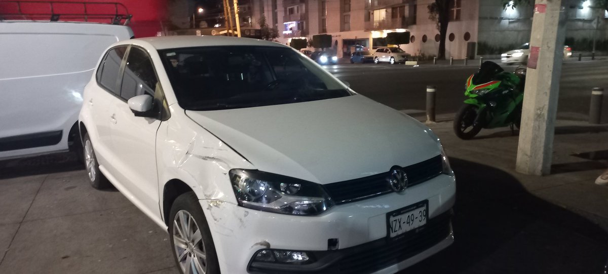 ricamley's tweet photo. Me ayudan con patrulla de tránsito para choque laminero entre moto y vw en las calles de cumbres de maltrata y eje  5 sur @BJAlcaldia @UCS_GCDMX @OVIALCDMX @Ssp_transitodf https://t.co/7E3yn4QvOw