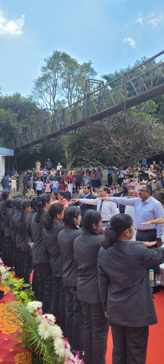 WRIIndia's tweet photo. #ClimateFirstBengaluru I Students and adults take the #BCAP Pledge 

#BengaluruClimateActionAndResiliencePlan #TransformingBengaluru https://t.co/v3pJEbHm9p