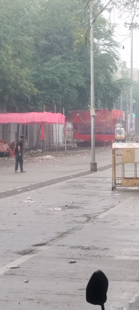 twitme_kishan's tweet photo. @ngpnmc I was moving by our beautiful orange city and I saw this...
Post #celebration of #26Nov 2023
#SamvidhanDivas post at Nagpur 
#samvidhan Chowk(RBI) #Nagpur https://t.co/fyY7x7WHCF