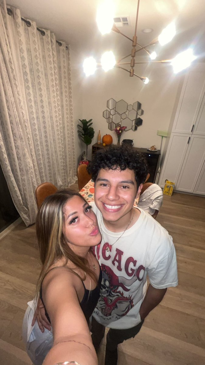 lex_macias's tweet photo. Best friend <3 https://t.co/TjpIy9FCWx