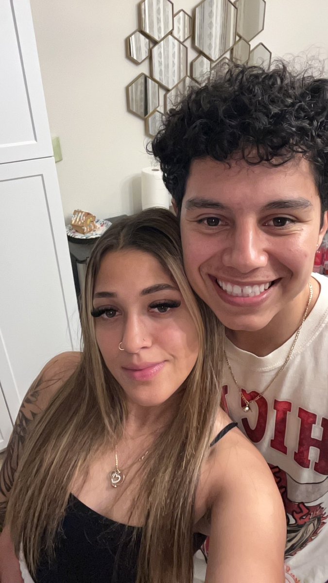 lex_macias's tweet photo. Best friend <3 https://t.co/TjpIy9FCWx