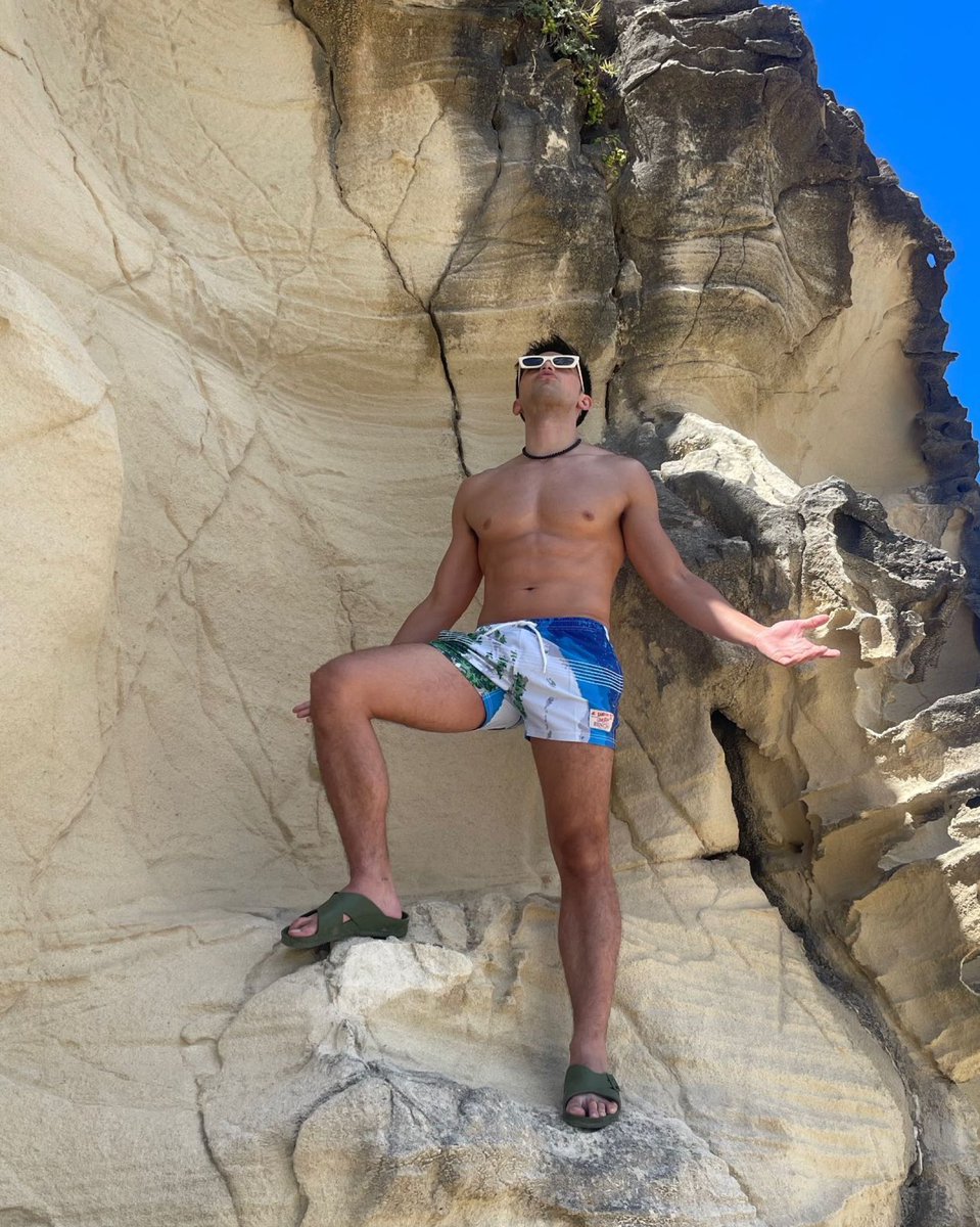 derrrmonasterio's tweet photo. How is everyone? 😚⛰️ https://t.co/4vagz9t3CM