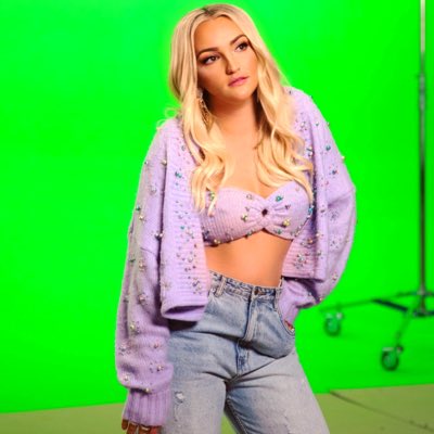 JamieLSTeam's tweet photo. Are You Ready... 🔑🎒 @JamieLynnSpears https://t.co/jqXydOSc46