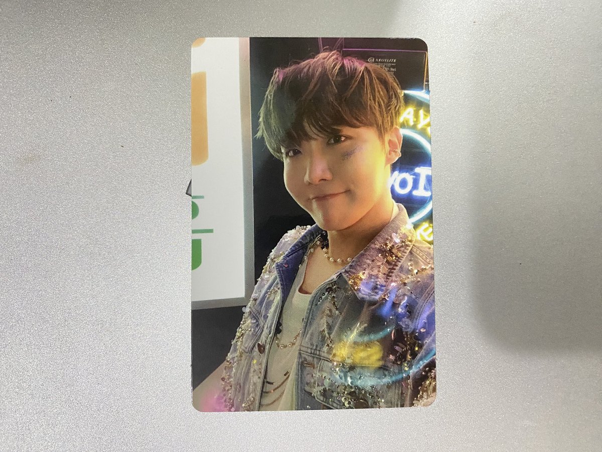 starshopPH_'s tweet photo. ph wts lfb #starshopPH_Onhand

‼️ CLEARANCE SALE ‼️

✨ Map of the soul one concept photobook Route &amp; Clue ver Hobi Jhope Rpc

Sale: Php 445 each

- flexible payment terms (long dop) as long as there’s dp
- dm if interested ♡

# bts onhand mots one random photocard https://t.co/uRpftjo6o7