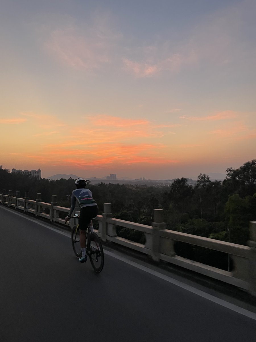 也许是忧郁小乖 (@lookloo76455445) on Twitter photo 