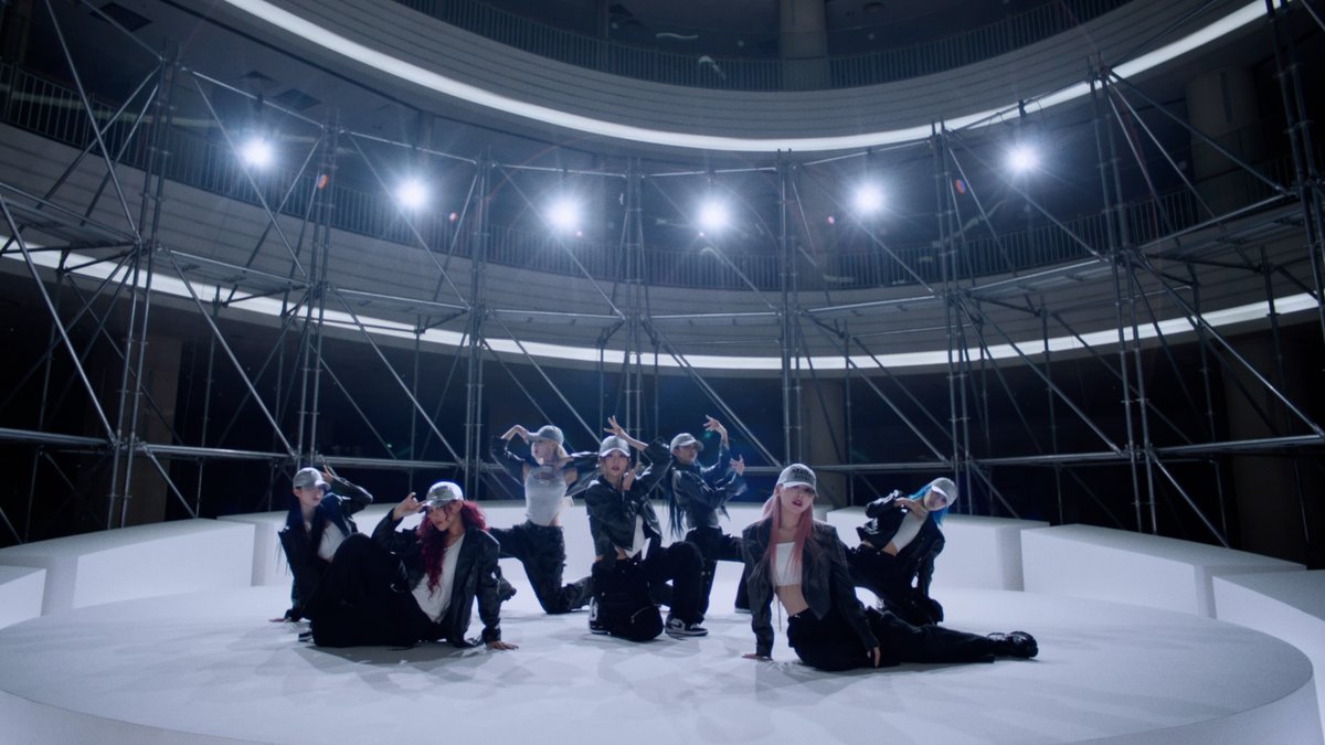 [🎬] Dreamcatcher(드림캐쳐) 'OOTD' Dance Video (MV ver.)

🔗 youtu.be/puJyRHpbWug
⠀
#드림캐쳐 #Dreamcatcher
#9th_Mini_Album #VillainS
#OOTD