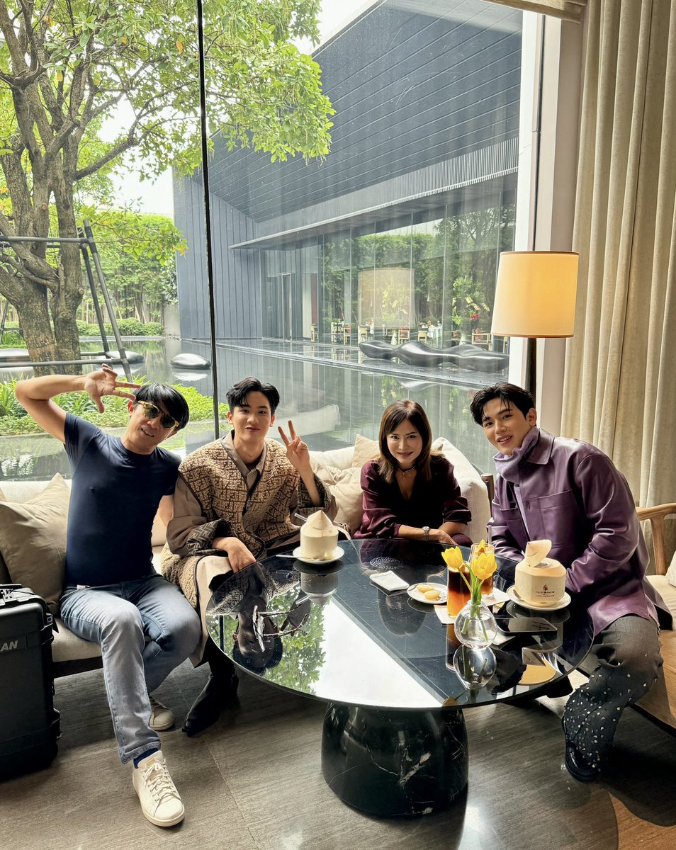 Annmarcompro's tweet photo. Always happy to see you ♥️ #เตนิว @new_thitipoom @Tawan_V https://t.co/b5j21Lf4jn