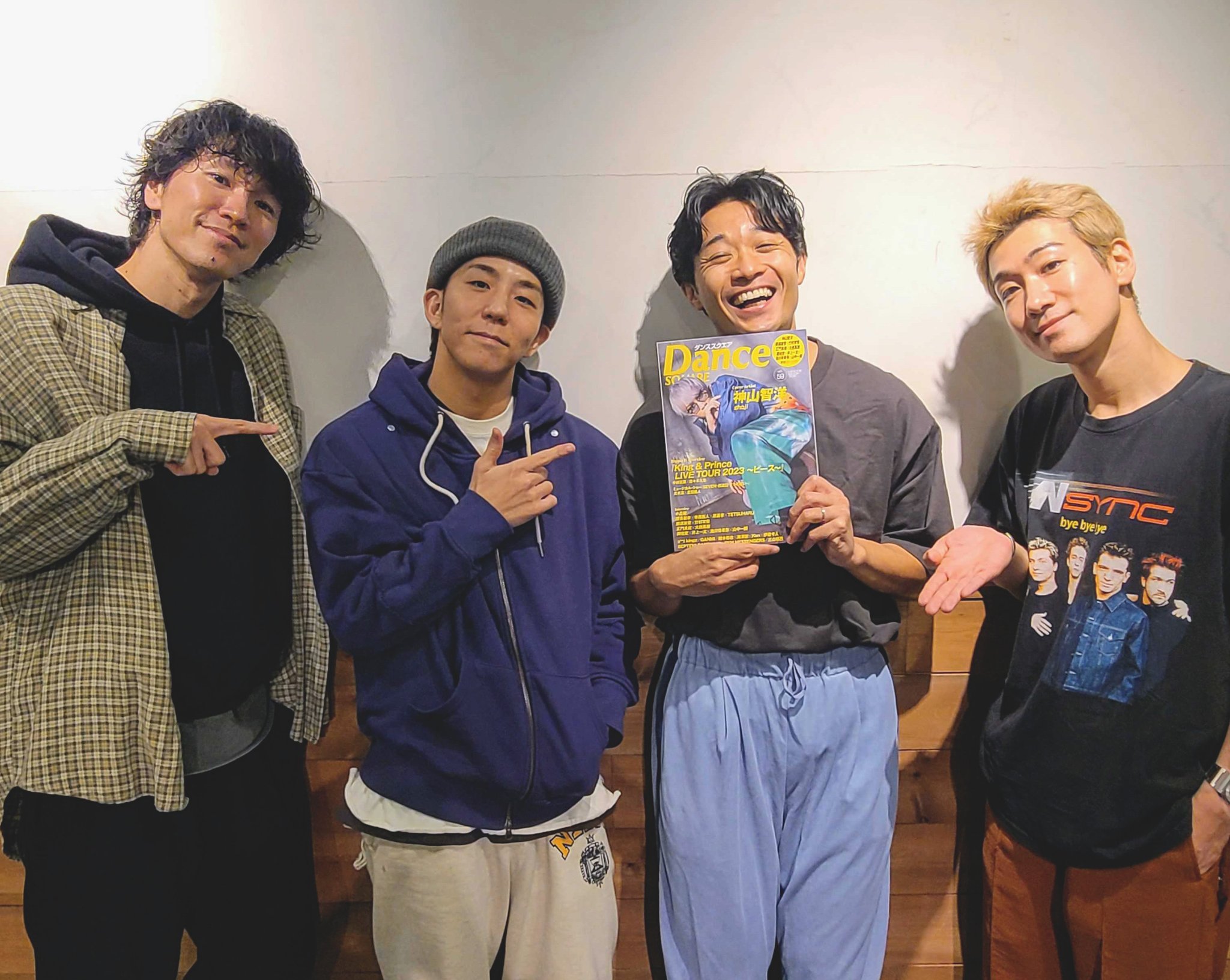 F_6rxybacAA9NOa.jpg:large