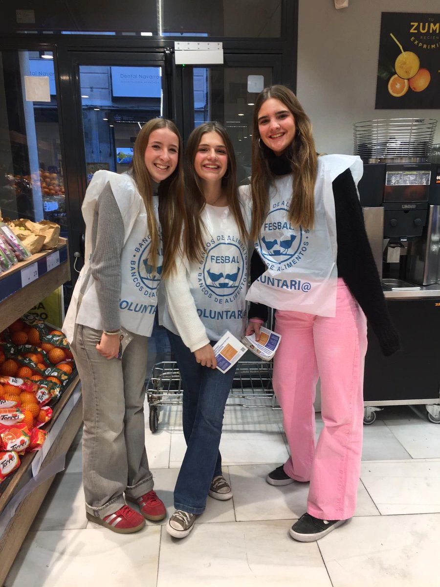 SMPilarmadrid's tweet photo. ¡Campaña de recogida de alimentos! Este año nos tocó en el supermercado BM de la Latina. Como siempre, los alumnos de #cuartodeESO han estado a la altura. ¡Gracias por ser unas voluntarias tan fantásticas! #fundacionDelBancodeAlimentos #voluntariado https://t.co/IGinGBCUid