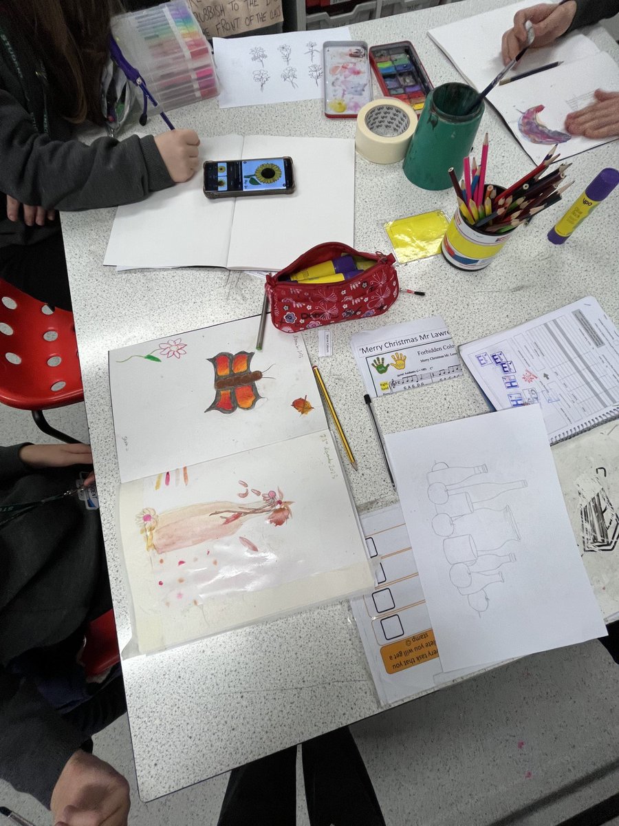 gorse_ruth's tweet photo. We love the enthusiasm and creativity on show at our weekly Art Club! Thank you Miss Hynes! #creativitytakescourage #creative #art #enrichment #extracurricular https://t.co/hBS4bbQS2I