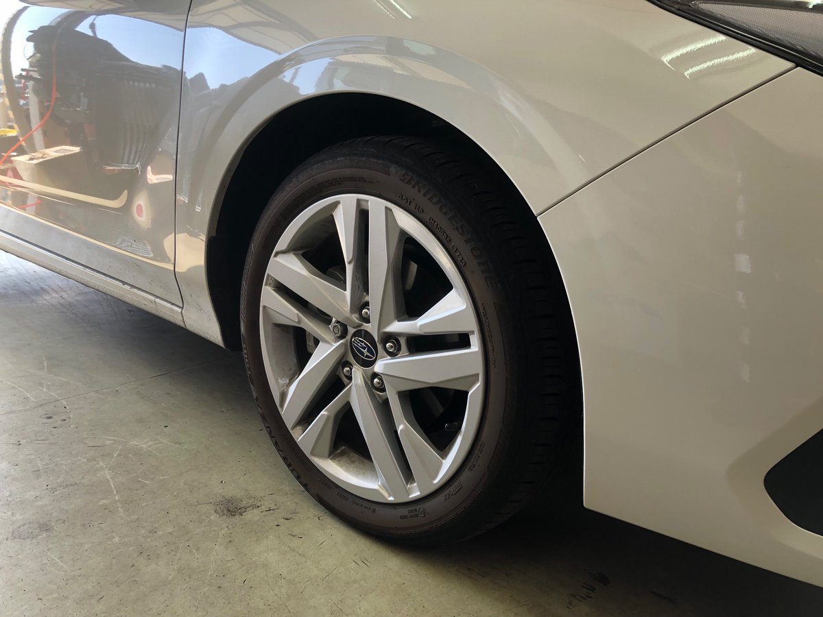 AutolifeYou's tweet photo. スバル、インプレッサにWORKのD9Rを装着。ホワイトボディにブラックのホイールで足下が引き締まった印象に。
#subaru
#impreza
#スバル
#インプレッサ
#WORK
#EMOTION
#D9R
#ワーク
#エモーション
#ホイール交換
#ドレスアップ https://t.co/83KTYQ7Idp