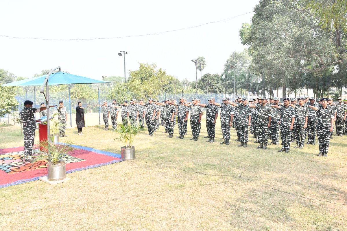 दिनांक 26 नवम्बर 2023 को संविधान दिवस के अवसर पर 159 बटालियन के जवानों और अधिकारियों द्वारा संवैधानिक मूल्यों के प्रति सम्मान की भावना को बढ़ावा देने की शपथ ली गयी तथा संविधान की उद्देशिका पढ़ी गयी |