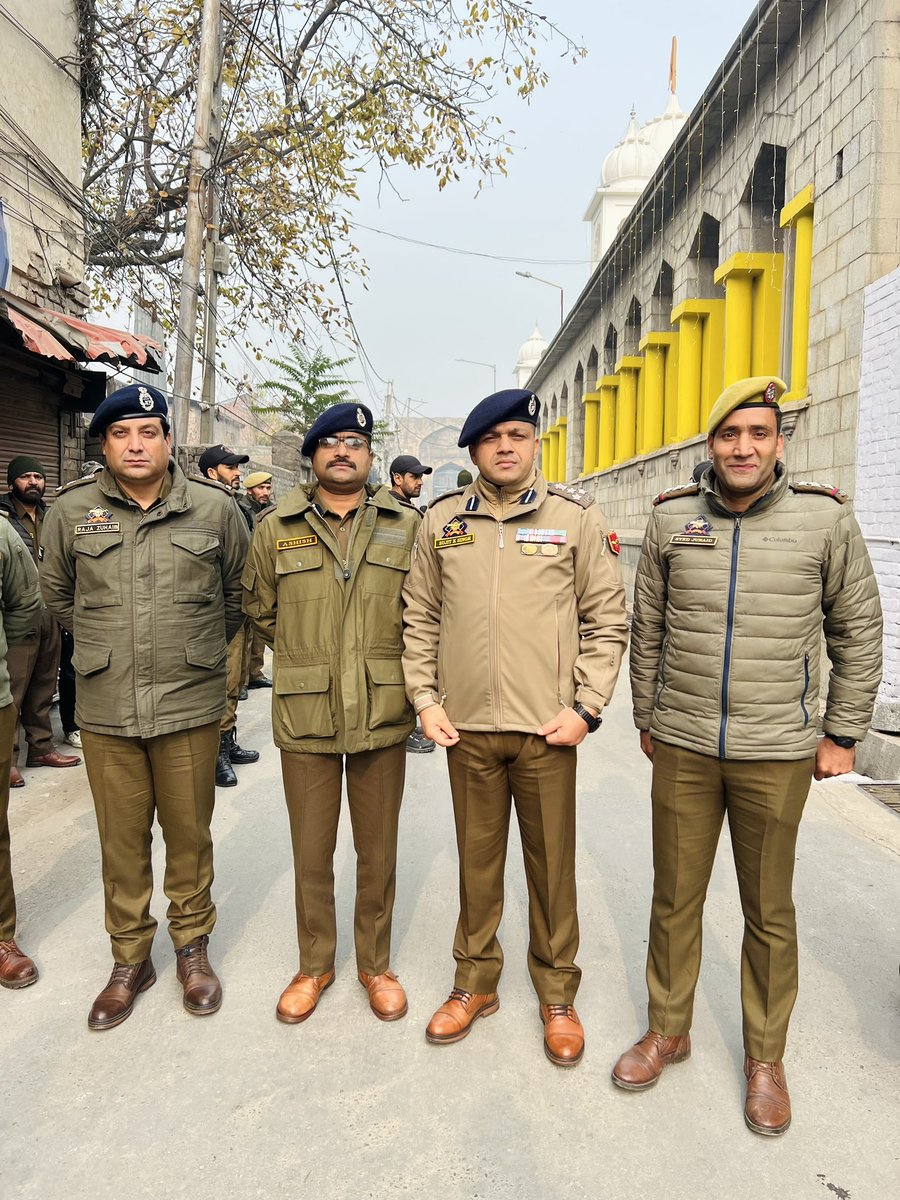 Sujit Kumar Singh, IPS (@sujitpchauhan) on Twitter photo 🙏🏻गुरु पूरब दियाँ लख लख वधाईयां🙏🏻 🙏🏻गुरु पूरब दियाँ लख लख वधाईयां🙏🏻