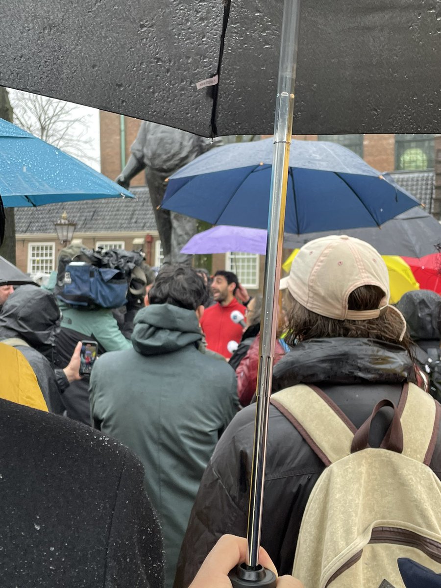 NoudUitAdam's tweet photo. Belangrijke demonstratie!
We moeten het stemrecht heroverwegen van personen die een foute mening hebben
We komen vandaag samen om te laten zien dat fascisme geen ruimte krijgt in onze maatschappij 💪🏼💚🙋♀️
#waterloopplein #dokwerker https://t.co/w5wRrW8TFU
