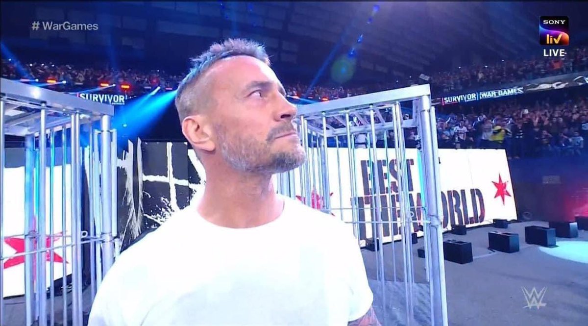 afterhorror1's tweet photo. Tonight @CMPunk first official RAW Appearance in 9 long years!!! Can’t wait! @WWE @USANetwork #BestInTheWorld #cmpunkonraw #WWERaw #cmpunkisback https://t.co/9vpdS644zG