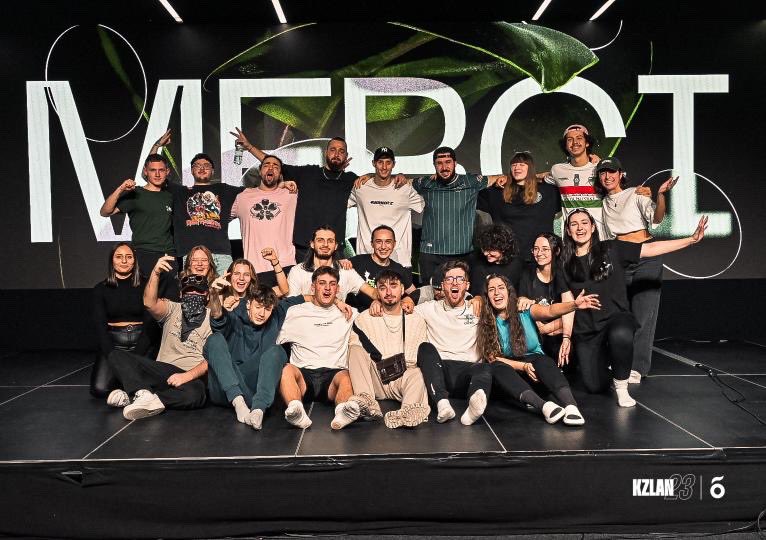 Nouvelle bannière tellement symbolique celle là (merci <a href="/zaayko_/">Zaayko 🦉 Danick</a> pour la photo et merci @Michmury de me l’avoir envoyé)