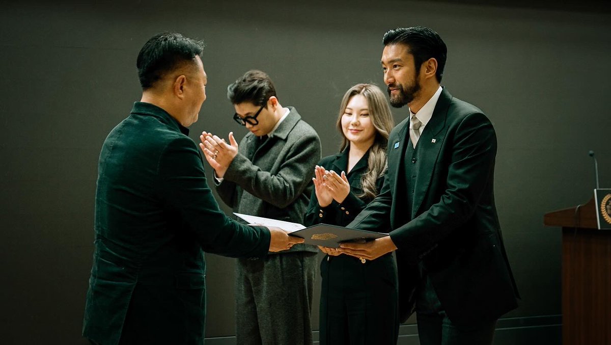siwonchoi's tweet photo. 한국 사람입니다. I'm Korean. https://t.co/RhIQzuRNkh