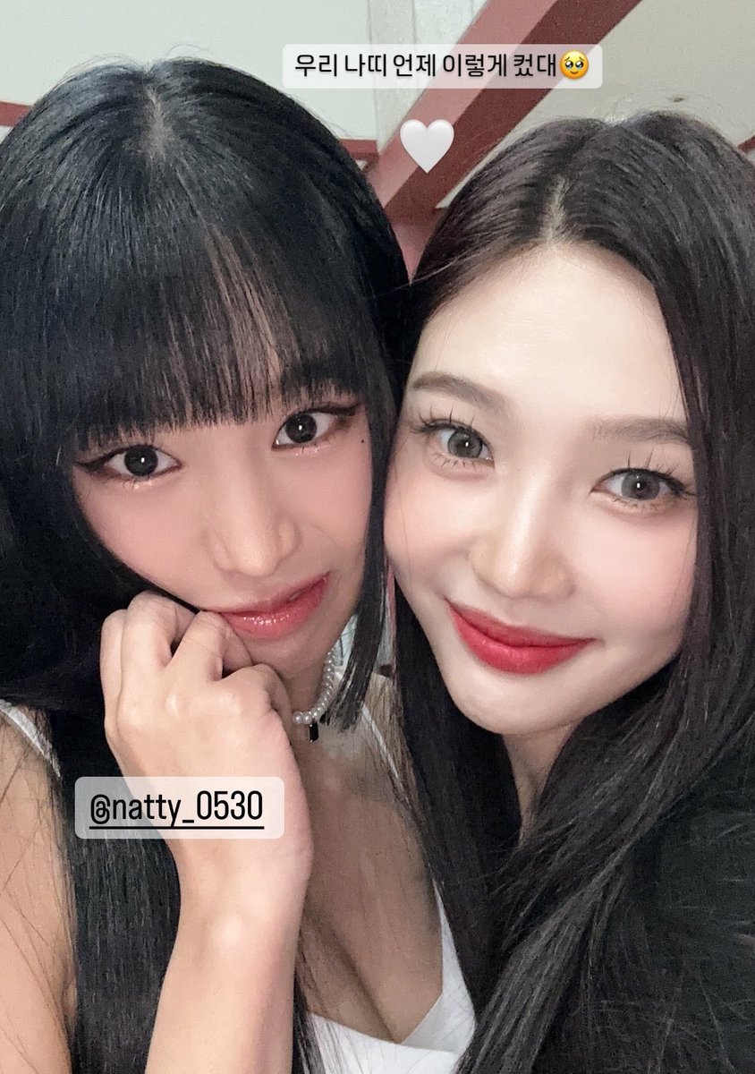 stitch_pololo's tweet photo. จอยลงรูป"ซึลกิ,น้องวาน,จอย"คู่กับ"นัตตี้" พร้อมแคปชั่นว่า"นัตตี้โตขนาดนี้ตั้งแต่เมื่อไหร่" น่ารักกกกกกกก เด็กน้อยของพี่ๆ https://t.co/yYw06l5cRm