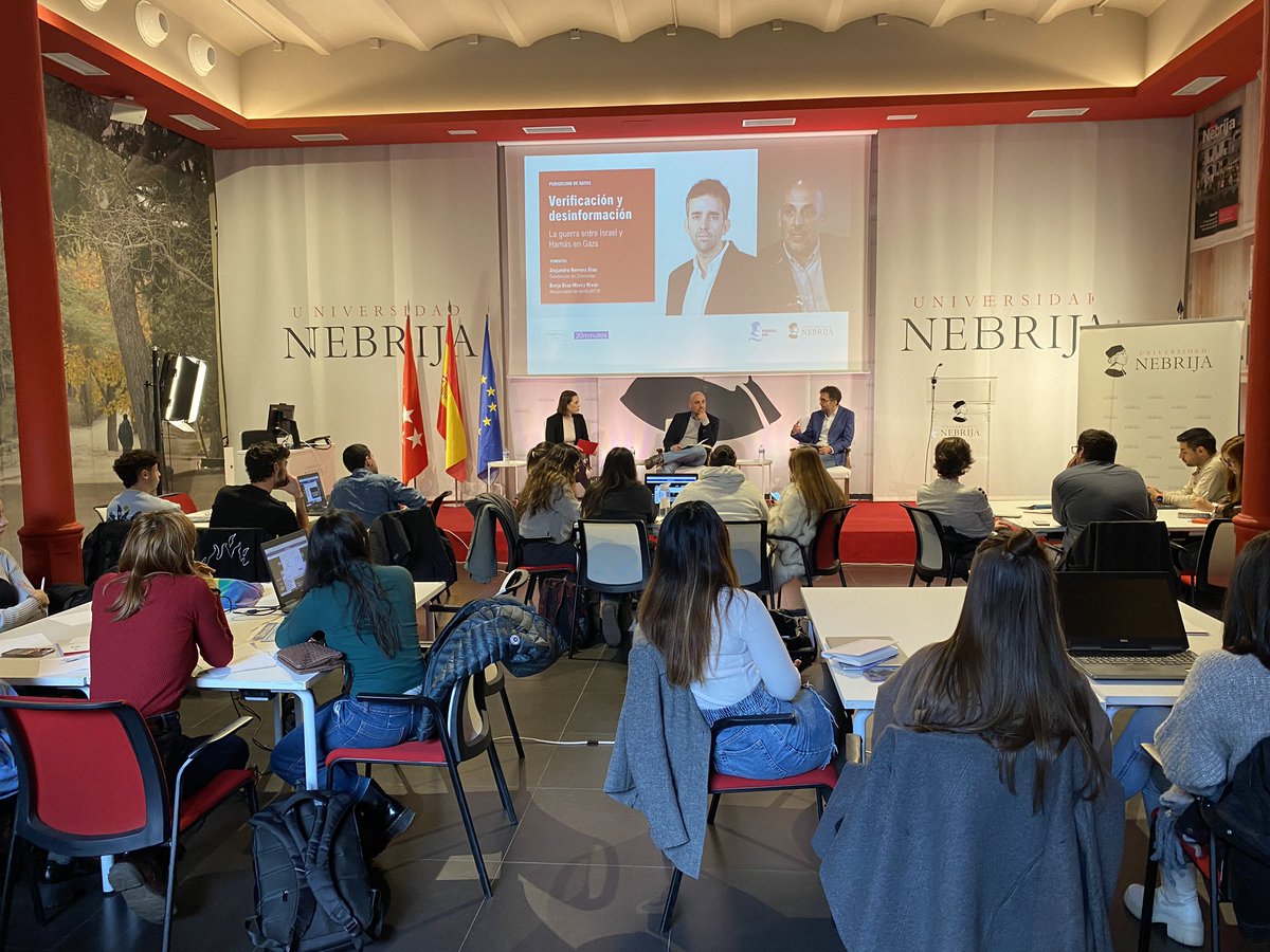Nebrija's tweet photo. @20m @BorjaDiazMerry @CeliaLoSabe @FcaNebrija @alexherreradiaz "Estoy convencido de que la inteligencia artificial también puede ser una gran aliada #ContraLaDesinformación", señala el subdirector de @20m, @alexherreradiaz, en la sesión del Máster en Periodismo Digital y de Datos. https://t.co/1EFkv3yfLZ