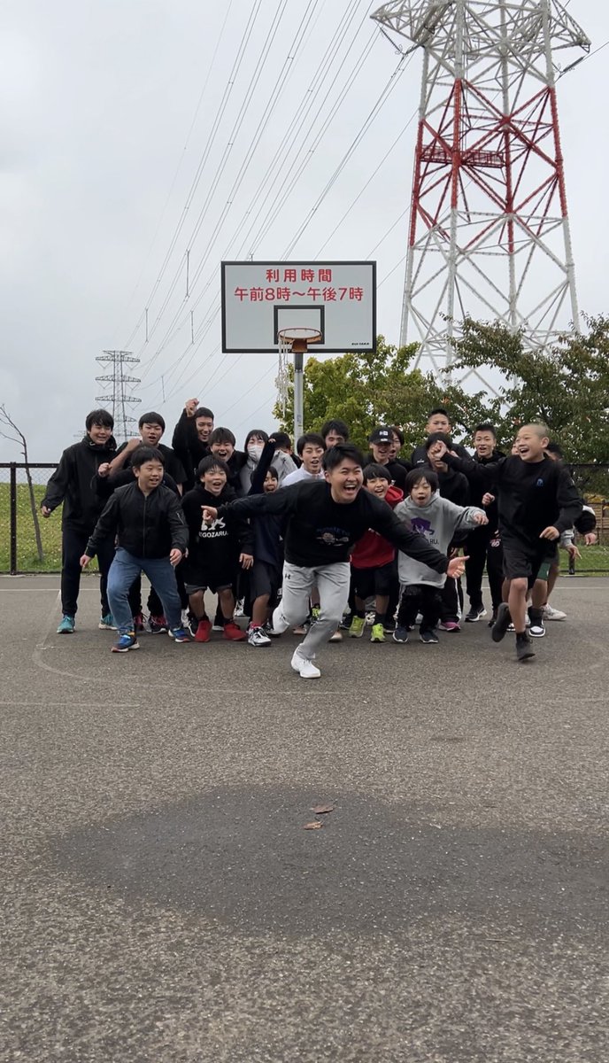 Kometo1102's tweet photo. 北海道で沢山の人とバスケ
出会いに感謝です🙌 https://t.co/DQFeFiY9HS
