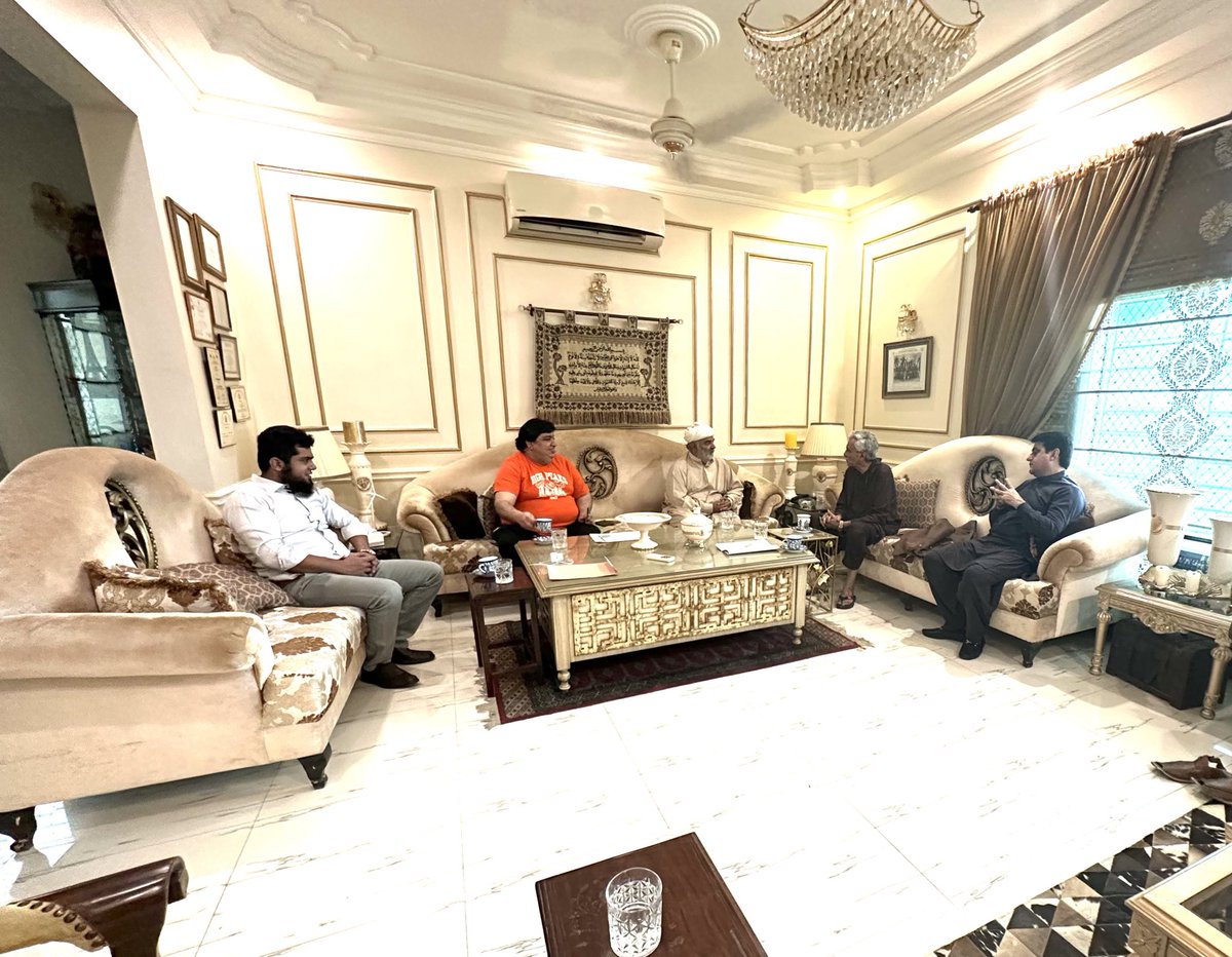 UsmanJanjua01's tweet photo. صدر مسلم لیگ ن سندھ بشیر میمن ، سابق ممبر قومی اسمبلی کھیئل داس کوہستانی ، مہیش تلتریجا کے ہمراء  سردار تیغو خان تیغانی سے ملاقات https://t.co/ooB0DagtI9