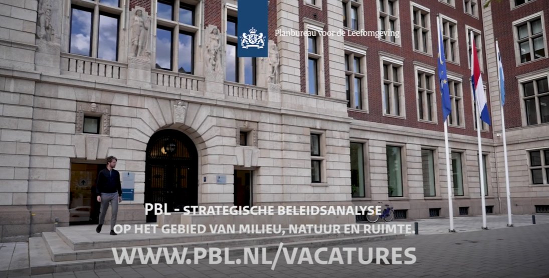 #Werk Het PBL zoekt een directiesecretaris met een scherp oog voor relevantie en een goed gevoel voor verhoudingen. Een strategische ambassadeur op ons brede werkveld én een interne spin in ons web. Ben jij zo'n structurerend organisatietalent? ✉️ 6/12! werkenvoornederland.nl/vacatures/dire…