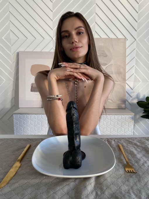 Good morning, friends! What did you have for breakfast today? 😈😈😈 https://t.co/TfOzECtWFw