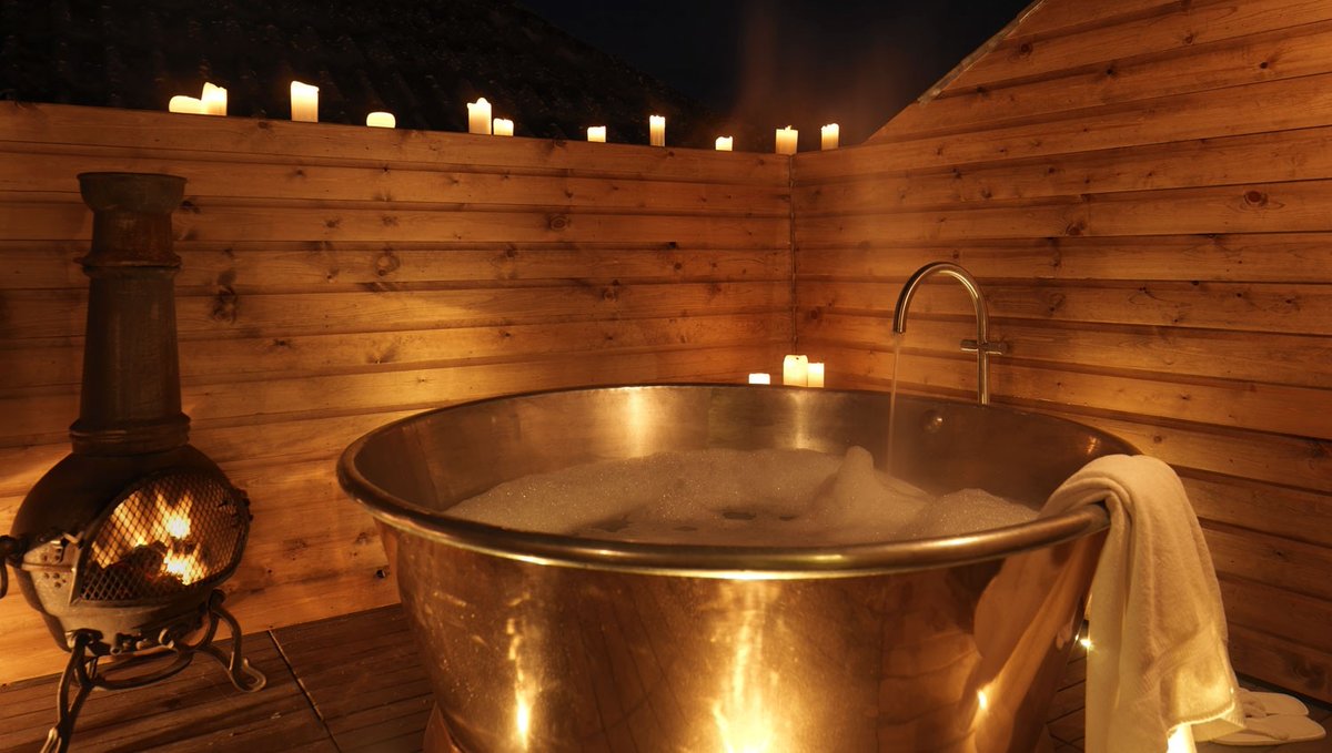 WHCopperbaths's tweet image. Candlelit warm copper baths beneath a glittering night sky. Winter definitely has it's perks ✨🌟🌃⁠
⁠
#copperbath #outdoorbath #jacuzzi