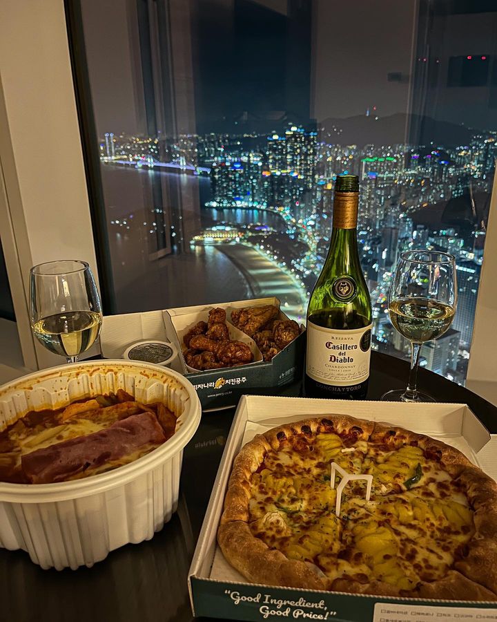 ideabox7's tweet image. 연말에 가족&amp;amp;친구와 호캉스 하기 좋은 곳💖 해운대 오션뷰가.. 끝내줍니다..🫶🏻 - ALLTHATTRAVEL - go.shr.lc/3RiwPJB