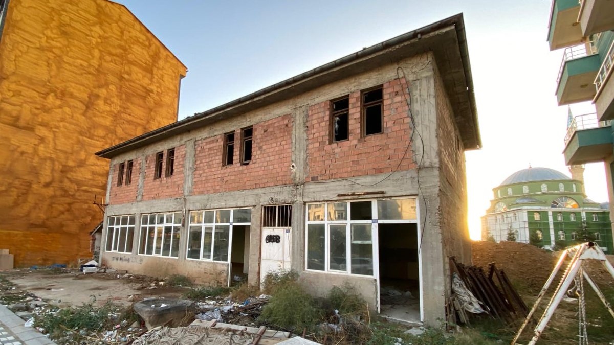 BB - Taytak'tan Müjde: Erenler Gençlik Merkezi Hayata Geçiyor <a href="/MehmetTaytakMHP/">Mehmet Taytak</a> <a href="/AkuGlt/">Genç Liderler Topluluğu</a> 
beyazbelge.com/haber/taytakta…