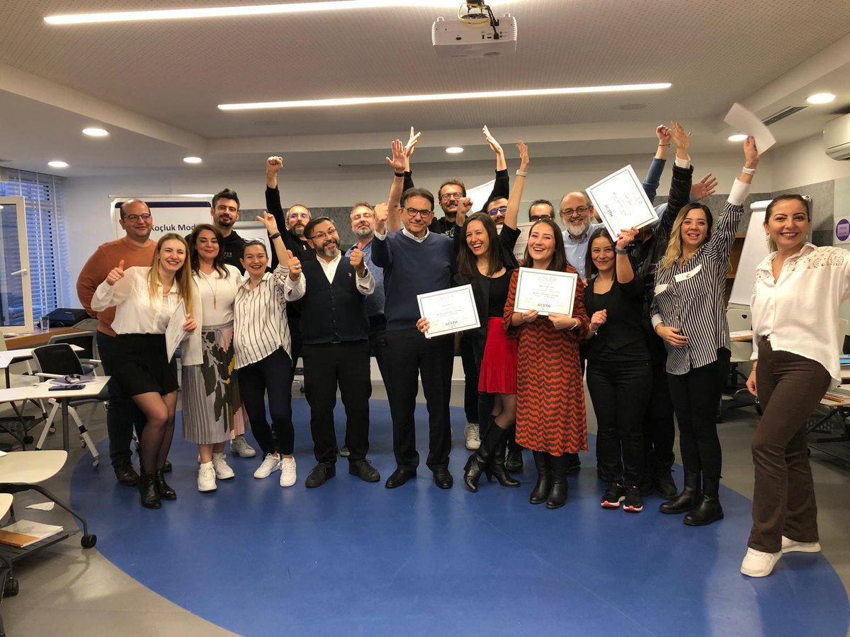 Adler_CE's tweet photo. ICF Onaylı Profesyonel Sertifikalı Koçluk Programlarımızın geçtiğimiz hafta gerçekleşen Modül 3 eğitimini başarıyla tamamladık. Adler CE olarak, kış döneminde de yüz yüze eğitimlerimize devam ediyor olacağız!
#koclukeğitimi #profesyonelkocluk #adlerce #adlerkocluk https://t.co/RWZczwg1Ij