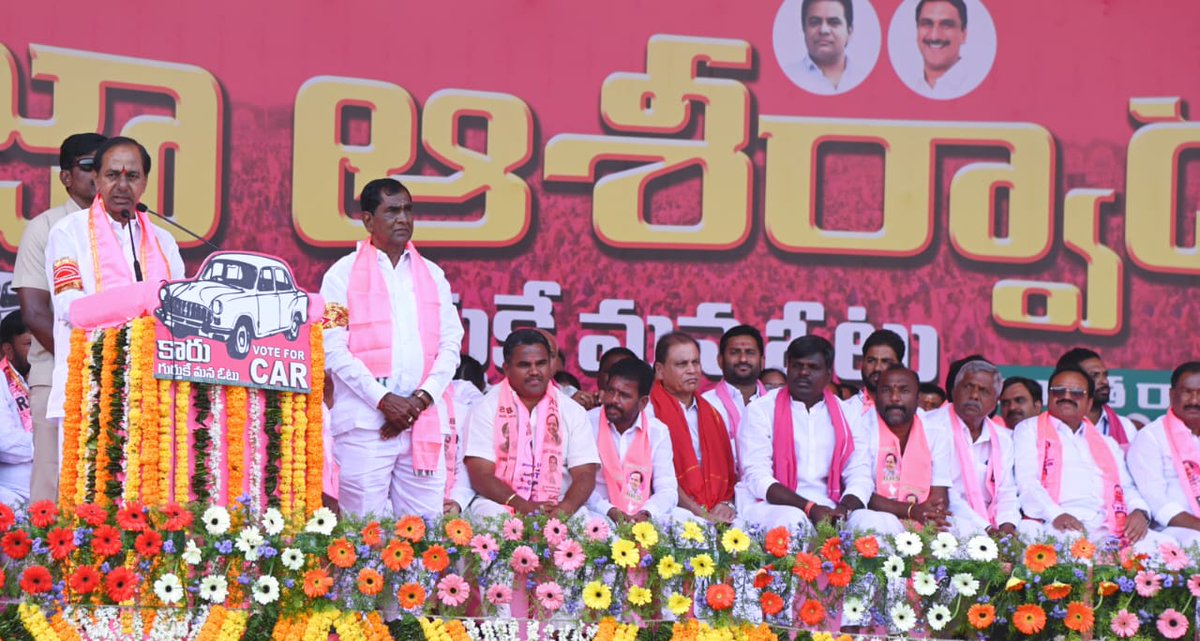 BRSparty's tweet photo. త్వరలో జరగనున్న ఎన్నికల్లో అభ్యర్థులతో పాటు వారి పార్టీల దృక్పథం, చరిత్ర చూడాలని బీఆర్ఎస్ అధినేత, సీఎం కేసీఆర్‌ కోరారు. రాష్ట్ర భవిష్యత్‌ను నిర్ణయించే ఓటును వివేకంతో వేయాలని పిలుపునిచ్చారు. రాయేదో.. రత్నమేదో చూసి ఓటేయాలన్నారు.

షాద్‌న‌గ‌ర్ నియోజ‌క‌వ‌ర్గంలో ఏర్పాటు చేసిన బీఆర్ఎస్ ప్ర‌జా ఆశీర్వాద స‌భ‌లో కేసీఆర్ పాల్గొని, ఎమ్మెల్యే అభ్య‌ర్థి అంజ‌య్య యాద‌వ్‌కు మ‌ద్ద‌తుగా ప్ర‌సంగించారు.

#KCROnceAgain #VoteForCar 

@AnjaiahYBRS