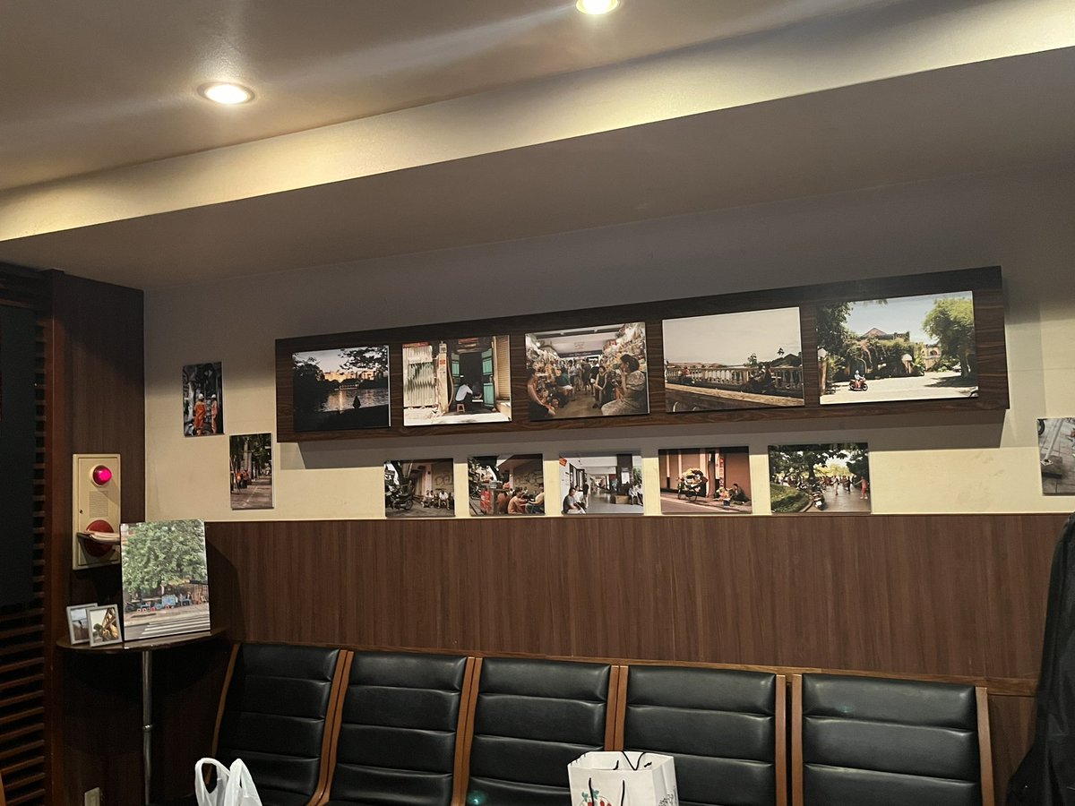 yuuakawappa's tweet image. そして1番ぐっときたのはまりこの書いたプロローグとシダさんが書いた文章。
写真は12/17まで渋谷スタジオにたくさん展示されてます。まりこの人柄とベトナムの空気にポカポカした気持ちになるはずなのでぜひ見に行ってください。