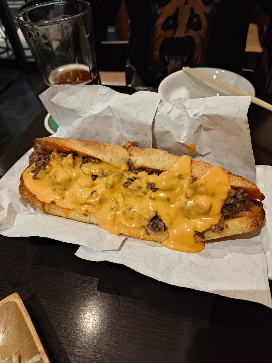 Birdyword's tweet image. In Tokyo there is a Philadelphia themed bar, which was set up because the guy who runs it loved Philadelphia soul music, and wanted to set up place that only played that. Eagles games on the TV, cheesesteak on the menu.