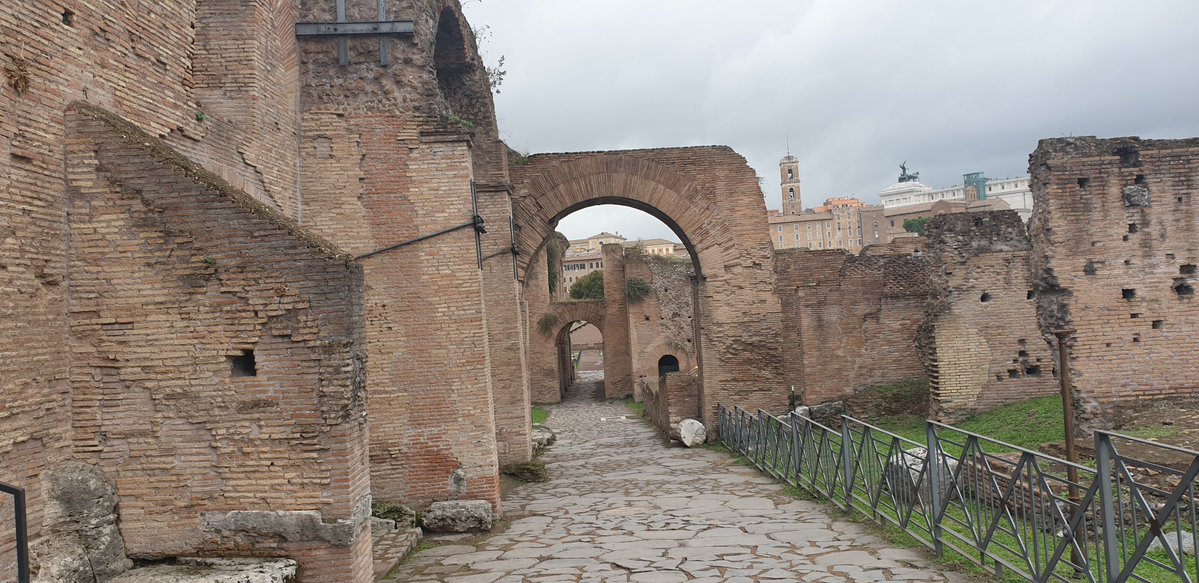 AncientRomeLive's tweet photo. Rome wasn't built in a day. Join us in a 5-day itinerary Building a Roman city to explore the "hows" behind Rome's urbanization. Sign up here! #travelcourse
https://t.co/dHH5ZkpTDo https://t.co/6jzxLpiihy
