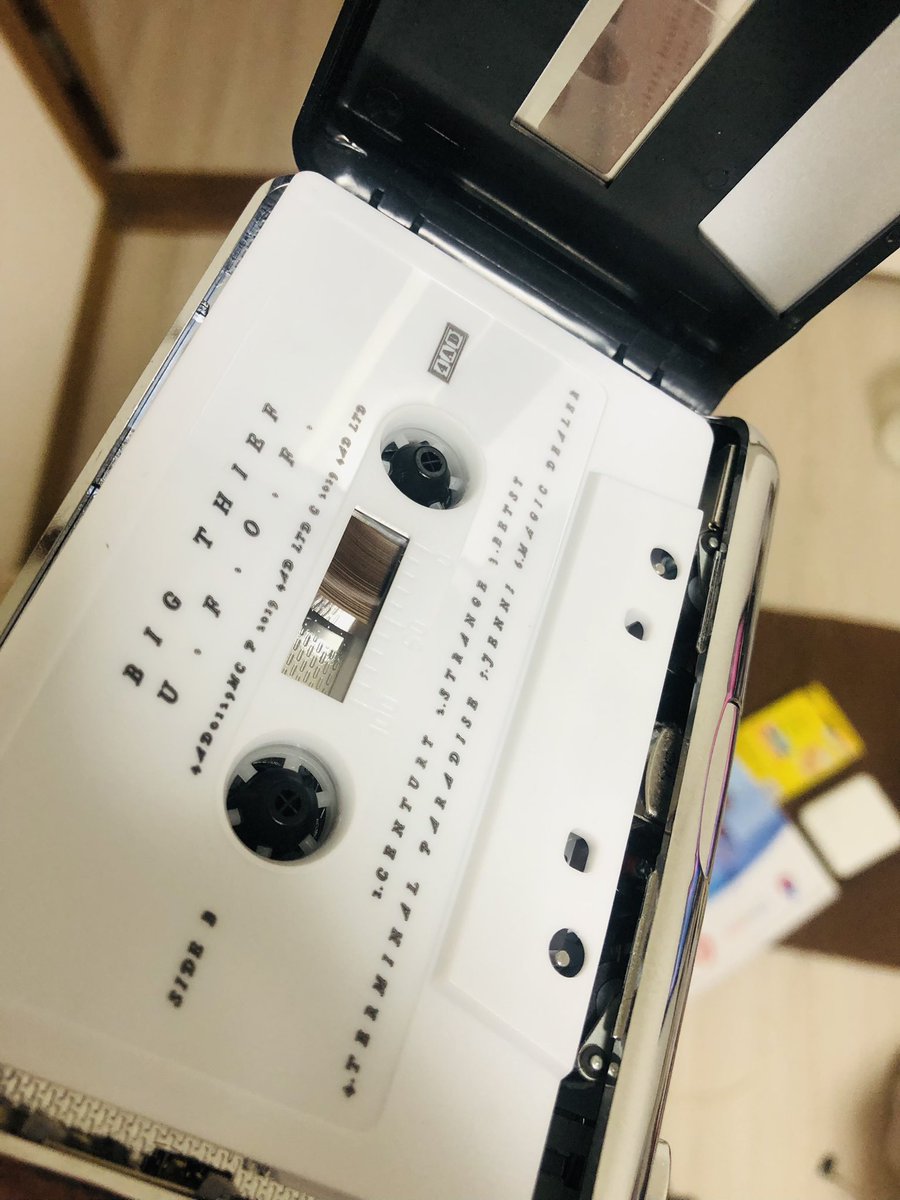 9ua1's tweet photo. やはりカセットテープ合うな〜( ´ ▽ ` )♪
#BigThief
#UFOF
#カセットテープ https://t.co/ZywtGv4MKU